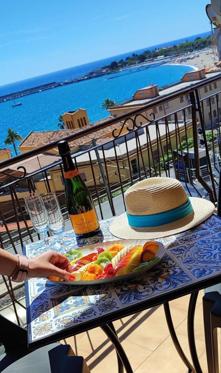 A Casa Dei Nonni Lägenhet Giardini Naxos Exteriör bild
