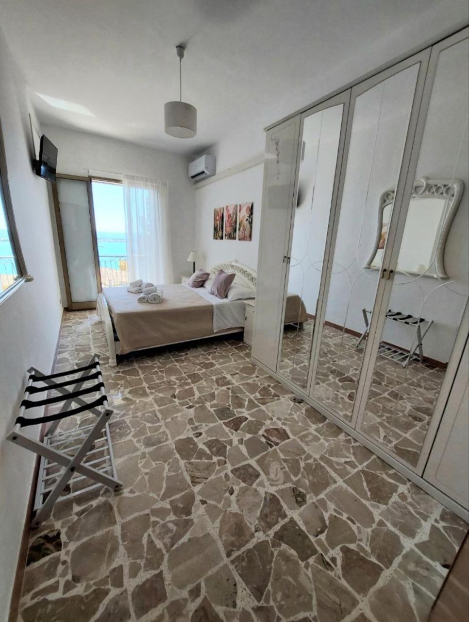 A Casa Dei Nonni Lägenhet Giardini Naxos Exteriör bild
