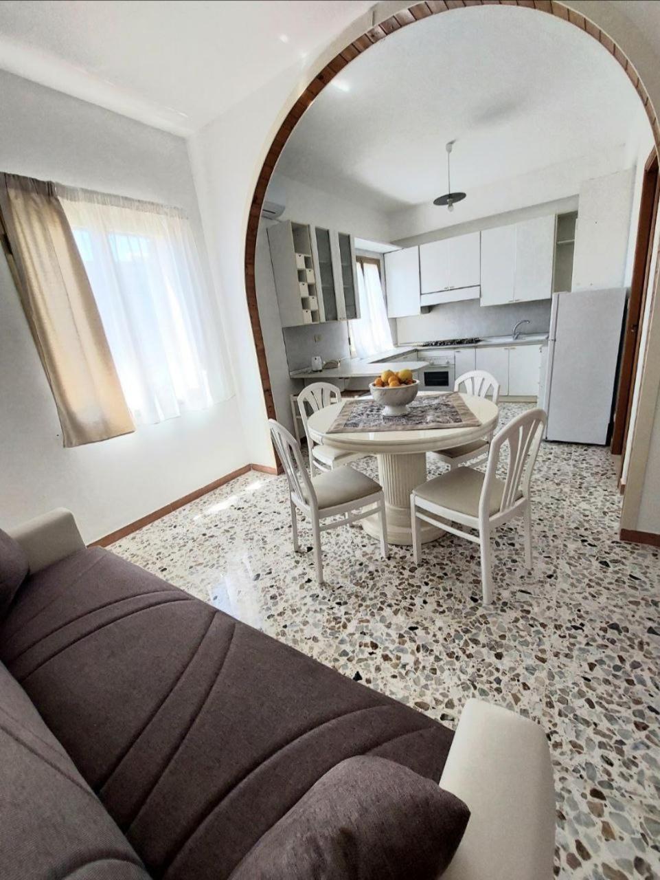 A Casa Dei Nonni Lägenhet Giardini Naxos Exteriör bild