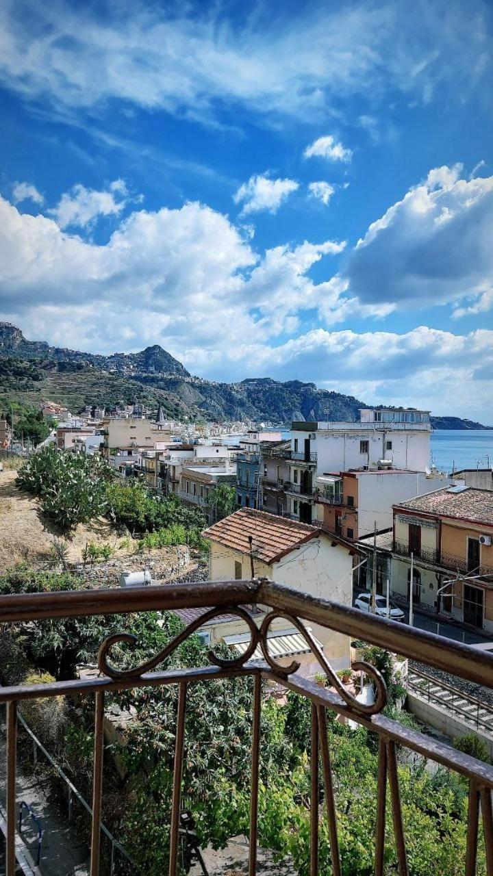 A Casa Dei Nonni Lägenhet Giardini Naxos Exteriör bild