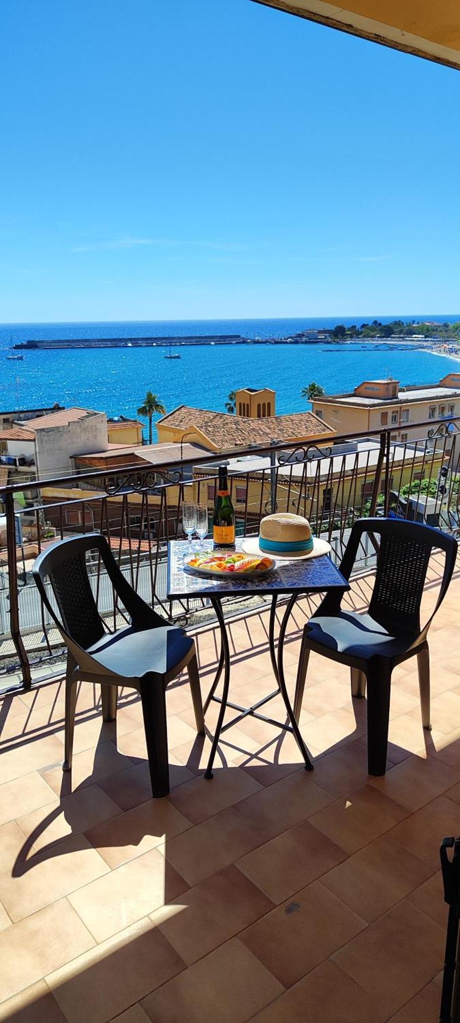 A Casa Dei Nonni Lägenhet Giardini Naxos Exteriör bild