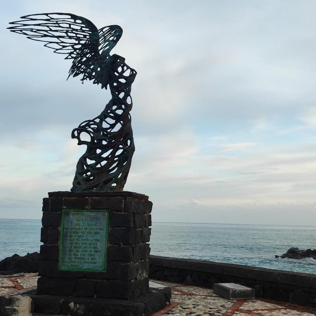 A Casa Dei Nonni Lägenhet Giardini Naxos Exteriör bild